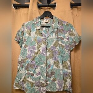 Vintage Kahala woman's size small Hawaiian shirt